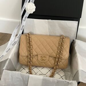 100% authentic CHANEL jumbo double flap beige clair caviar GHW